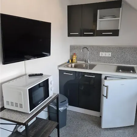 Δωμάτια σε οικογενειακή κατοικία Messe Und Bundeswehr *